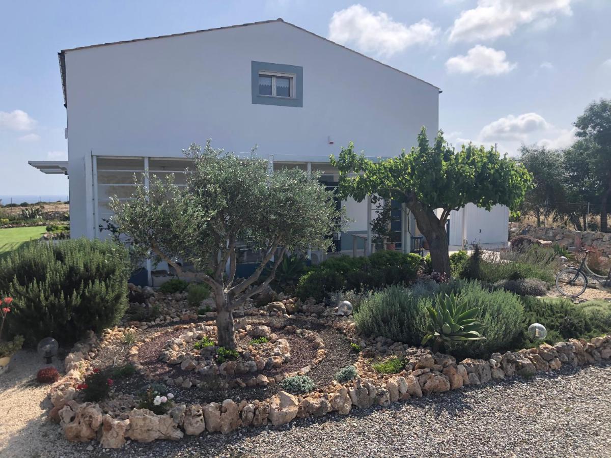 B&B Casa Del Faro Sanvallero Adults Only Portopalo Di Capo Passero Exterior photo